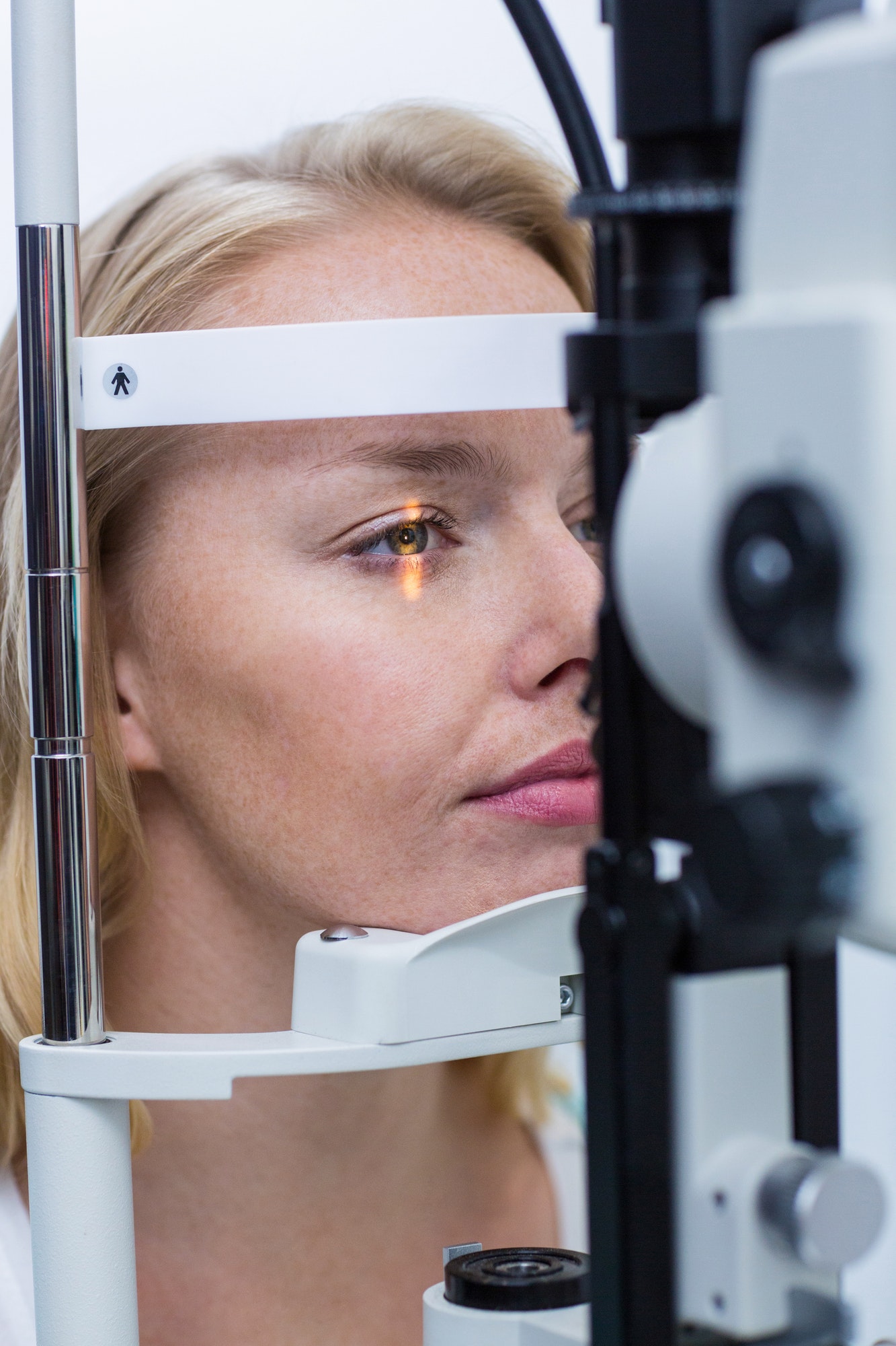 Eye examination on slit lamp